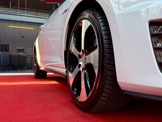 Volkswagen Golf VII Lim. GTI BMT SHZ/TEMP/PDC/MFL/BT - foto 1