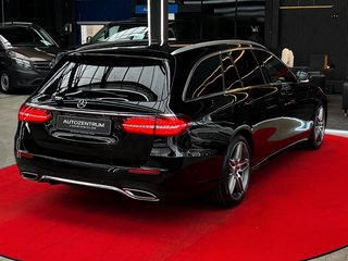 Mercedes-Benz E 400T-Modell AMG-LINE LED/4-MATIC/NAVI - photo 4