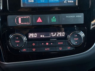 Mitsubishi Outlander Plus 2,2DI-D LED/TEMP/KAM/SHZ/ - foto 15