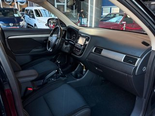 Mitsubishi Outlander Plus 2,2DI-D LED/TEMP/KAM/SHZ/ - foto 17