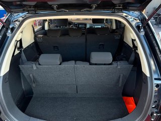 Mitsubishi Outlander Plus 2,2DI-D LED/TEMP/KAM/SHZ/ - foto 28