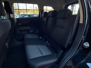 Mitsubishi Outlander Plus 2,2DI-D LED/TEMP/KAM/SHZ/ - foto 29