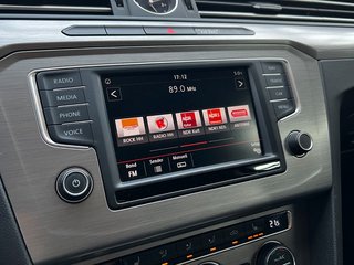 Volkswagen Passat Variant 1.4 TSI BMT / START/STOP/NAVI/ACC - photo 16