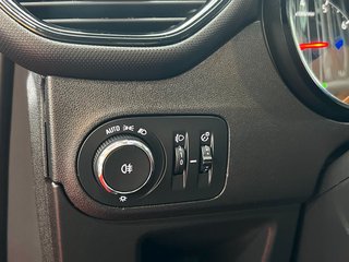 Opel Crossland X 1.2 PANO-AHK-SHZ-AUT.-MFL-TEMPOMAT - foto 9