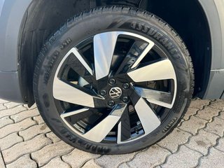 2024 Volkswagen Taos SEL 4MOTION - photo 9