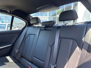 2026 BMW 330i xDrive Sedan - photo 8