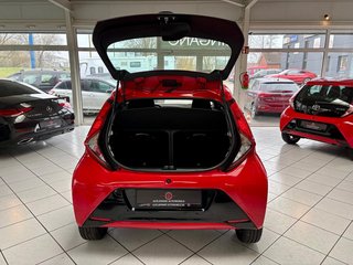 Toyota AYGO 1,0 x-play Team D CarPlay Kamera Bluetooth - foto 7