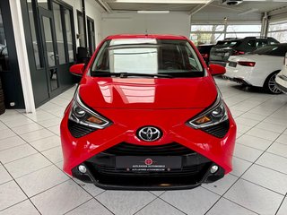 Toyota AYGO 1,0 x-play Team D CarPlay Kamera Bluetooth - foto 2