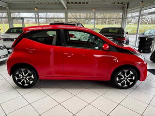 Toyota AYGO 1,0 x-play Team D CarPlay Kamera Bluetooth - foto 9