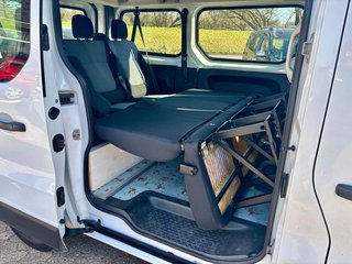 Opel Vivaro B Kombi L1H1 2,7t Klima Tempomat - bilder 14