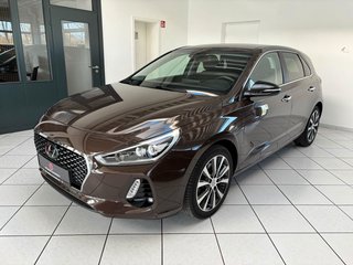Hyundai i30 Intro Plus *LED*Navi*Kamera*LaneAss.*Tempom   LED Navi Kamera LaneAss. Tempom - photo 1