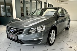 Volvo V60 Kombi Momentum AbstandTemp PDC Bluetooth - photo 1