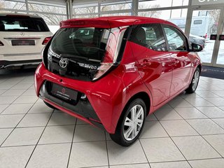 Toyota AYGO x-play touch Kamera USB ALU Bluetooth Klim - foto 8