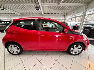 Toyota AYGO x-play touch Kamera USB ALU Bluetooth Klim - foto 9