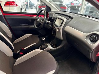 Toyota AYGO x-play touch Kamera USB ALU Bluetooth Klim - foto 16