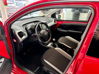 Toyota AYGO x-play touch Kamera USB ALU Bluetooth Klim - foto 18