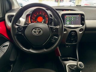 Toyota AYGO x-play touch Kamera USB ALU Bluetooth Klim - foto 11