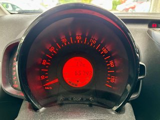 Toyota AYGO 1,0 x-play USB Bluetooth BC Klima ZV - foto 12