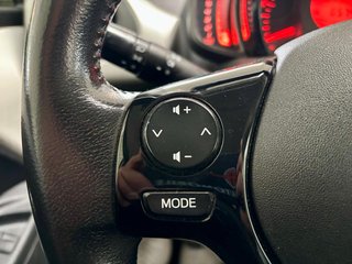 Toyota AYGO 1,0 x-play USB Bluetooth BC Klima ZV - foto 14