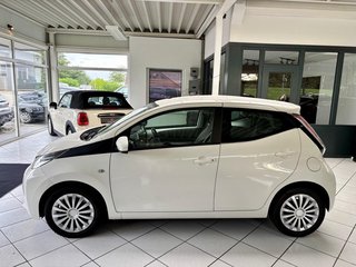 Toyota AYGO 1,0 x-play USB Bluetooth BC Klima ZV - foto 4