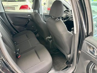 Peugeot 208 Active 1.2  Kamera Pano SHZ Bluetooth Tempom - bilder 18