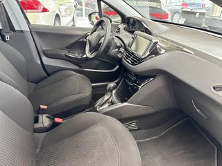 Peugeot 208 Active 1.2  Kamera Pano SHZ Bluetooth Tempom - bilder 17