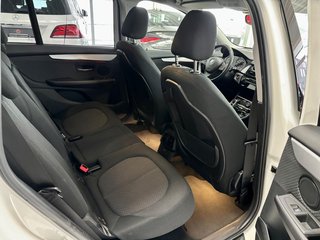BMW 218 d Advantage Aut. LED NAVI PDC Tempomat - foto 17