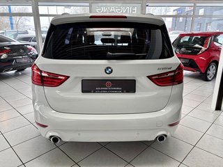 BMW 218 d Advantage Aut. LED NAVI PDC Tempomat - foto 6