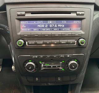 Skoda Yeti Monte Carlo 1.2 TSI BiXenon Navi PDC Tempom - bilder 13