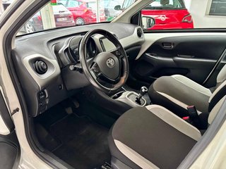 Toyota AYGO aut. x-play touch Kamera USB Bluetooth Klim - bilder 16