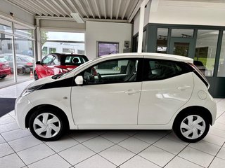 Toyota AYGO aut. x-play touch Kamera USB Bluetooth Klim - bilder 4