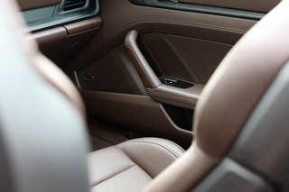 Porsche 992 Carrera 4 GTS Cabrio 1. Hand - photo 13