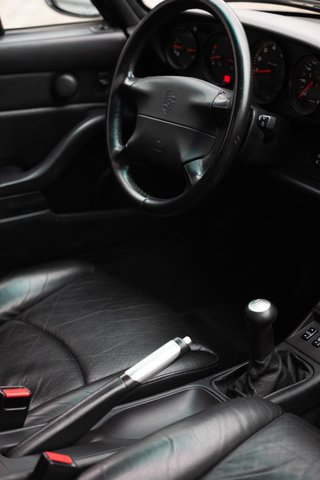 Porsche 993 Carrera 4 Coupé - photo 28