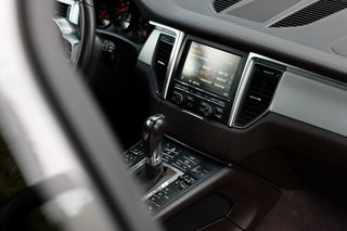 Porsche Macan Turbo Panorama-Glasdach - bilder 9