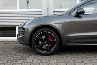 Porsche Macan Turbo Panorama-Glasdach - bilder 22