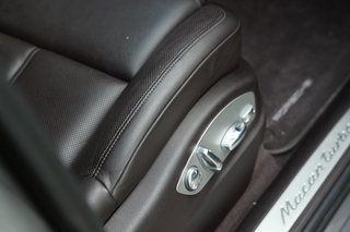 Porsche Macan Turbo Panorama-Glasdach - bilder 13