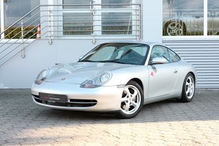 Porsche 996  Carrera 2 Coupe 6-Gang Used vehicle for sale | First registration 04/2000