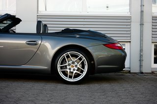 Porsche 997.2 Carrera Cabriolet - Neuer Motor mit nur 20tkm, seltener Spec mit 6-Gang Schaltgetriebe - photo 21