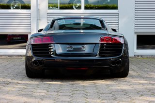 Audi R8 Coupe 4.2 FSI quattro - bilder 5