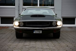 Dodge Challenger T/A 6 Pak Matching Numbers, Rotisserie Restored, 4-Speed Pistol Grip - foto 2