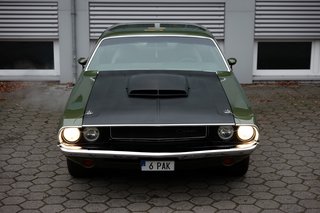 Dodge Challenger T/A 6 Pak Matching Numbers, Rotisserie Restored, 4-Speed Pistol Grip - foto 3
