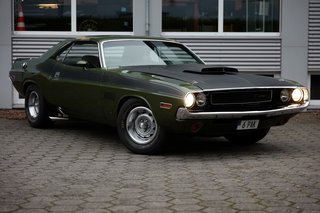 Dodge Challenger T/A 6 Pak Matching Numbers, Rotisserie Restored, 4-Speed Pistol Grip - foto 4