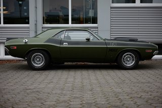 Dodge Challenger T/A 6 Pak Matching Numbers, Rotisserie Restored, 4-Speed Pistol Grip - foto 5