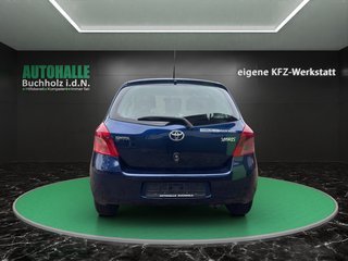 Toyota Yaris Sol~KLIMA~NAVI~ALLWETTERREIFEN~el. FH~el. Asp~Bluetth.~INSP. NEU BATTERIE NEU+TÜV bis 08.2026 - bilder 1