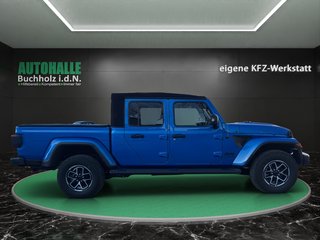 Jeep Gladiator Farout Final Edition 4WD~LED~XENON~NAVI~AHK~SOFTTOP~HARDTOP~8 FACHBEREIFT~R-KAMERA~KEYLESS GO~S-HEFT~wenig KM~ 2.HAND~SERVICE~UNFALLFREI~HARDTOP~SOFTTOP - foto 3