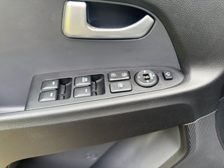 Kia Sportage Spirit 4WD~Automatik~R-KAMERA~AHK~ALU~SHZ~NAVI~XENON~START-STOP~PDC~TÜV NEU absolut TOP SAUBERES Fahrzeug! - bilder 16