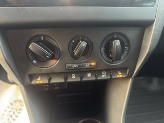 Skoda Rapid Spaceback 1,2 Active~KLIMA~NAVI~SHZ~ALU~el.FH~PDC~erst 45 tkm~SCHECKHEFT Active - bilder 16