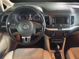 Volkswagen Sharan Highline BMT~AUTOMATIK~7 SITZER~PANO~SHZ~el. SCHIEBETÜREN~KURVENLICHT~AHK~KLIMAAUTOM.~XENON~NAVI~TEMPO~ALCANTARA~ingrierte KINDERSITZE~ ZAHNRIEMEN / INSPEKTION / BREMSEN / REIFEN vor 10.000 tkm erneuert. - bilder 6