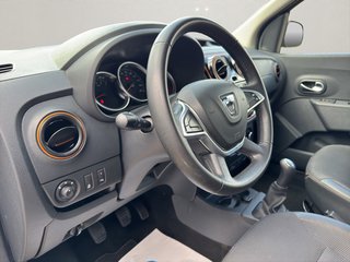 Dacia Dokker Stepway Celebration~SHZ~NAVIGATION~TEMPOM~R-KAMERA~CARPLAY~BLEUTOTTH~SCHECKHEFT~TÜV u. AU NEU sauberes und gepflegtes Fahrzeug - foto 15