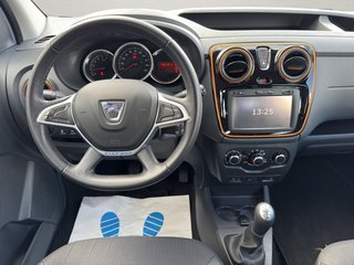 Dacia Dokker Stepway Celebration~SHZ~NAVIGATION~TEMPOM~R-KAMERA~CARPLAY~BLEUTOTTH~SCHECKHEFT~TÜV u. AU NEU sauberes und gepflegtes Fahrzeug - foto 5
